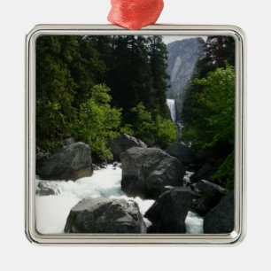 Vernal Falls på avstånd i Yosemite Julgransprydnad Metall