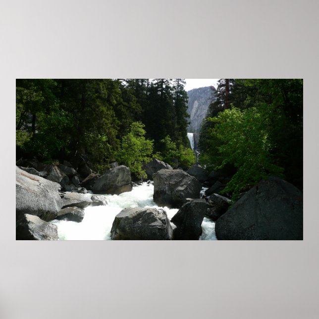 Vernal Falls på avstånd i Yosemite Poster (Framsidan)