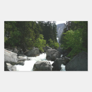 Vernal Falls på avstånd i Yosemite Rektangulärt Klistermärke
