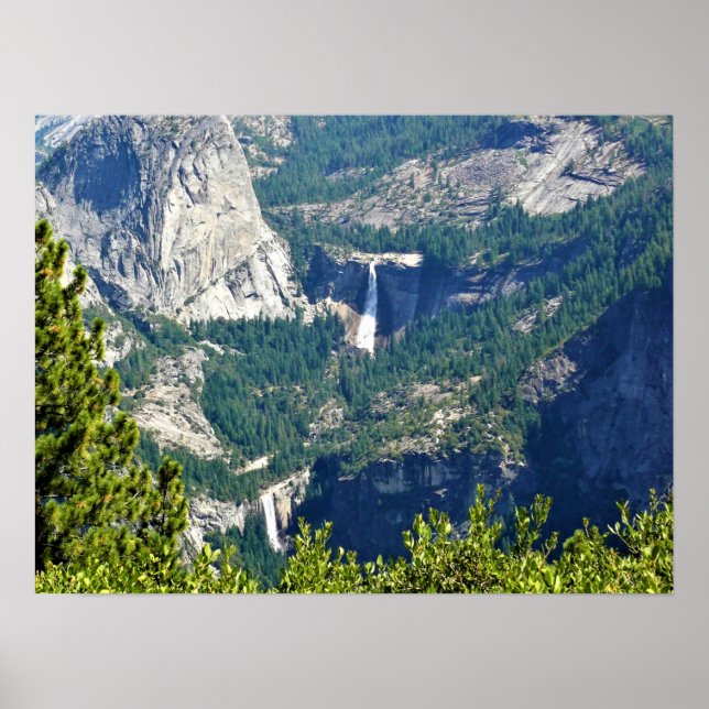 Vernal & Nevada Falls från Glacier Point, CA Poster (Framsidan)