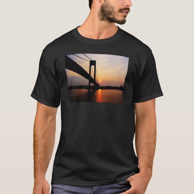 Verrazano Bridge vid gryning T Shirt (Framsida)