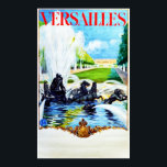 Versailles, Frankrike, Vintage resor Poster<br><div class="desc">En återgivning av en artikel i Deco från 1930-talet poster att SNCF (Fransk National Railways) främjar turismen i Versailles, Frankrike. Stor bild av en fontän med hästar med statyer i parken och palatset i bakgrunden. Digitalt renoverat för att göra bilden ljusare, ta fram det ursprungliga färgen ännu bättre och åtgärda...</div>