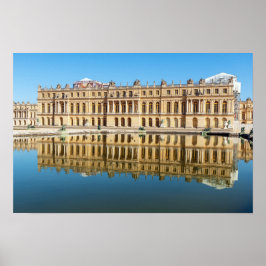 Versailles palace och reflexion i en damm poster