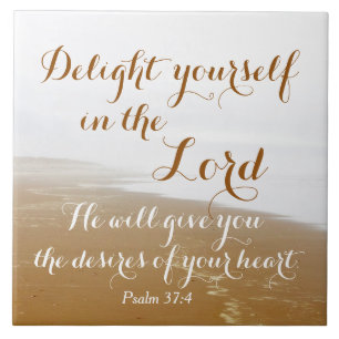 Verse för Psalm37:4bibel, sandig havstrand Kakelplatta