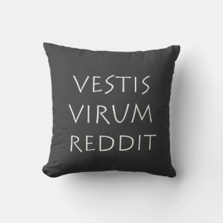 Vestis virum reddit kudde