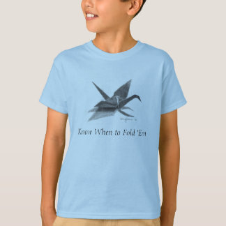 Vet när att vika dem tee shirt