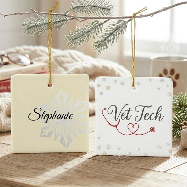 Vet Tech Stetoskop Hjärt Jul Julgransprydnad Keramik (Square ceramic ornament with a red stethoscope heart for a vet tech Christmas tree gift.)