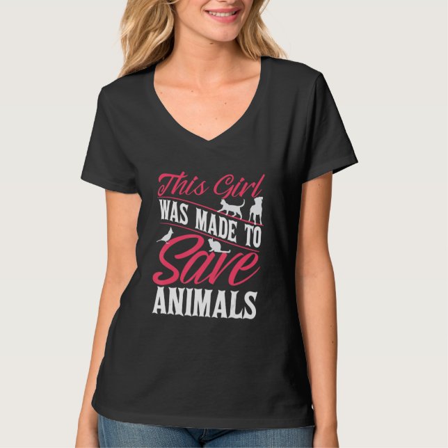 Vet Veterinarian This Girl Was Made To Save Animal T Shirt (Framsida)