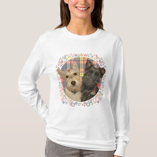 Vete- och svarta skotskterrier på tartanmönster t-shirt (Framsida)