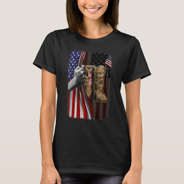 Veteran Hund Märkre Kambat Boots American Flagga H T Shirt (Framsida)