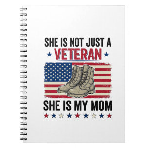 Veteran Mamma Patriotisk Militärstövlar Tröja Desi Anteckningsbok