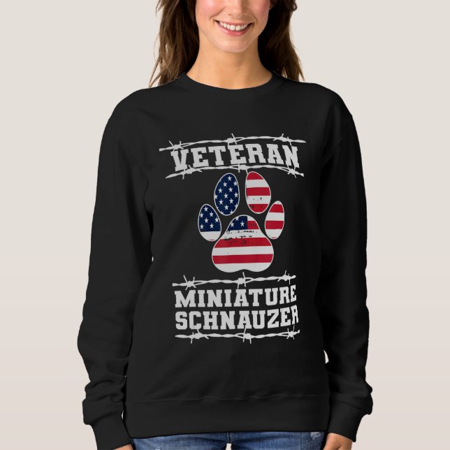 Veteran Miniature Schnauzer Retired Dog  Retiremen T Shirt (Framsida)