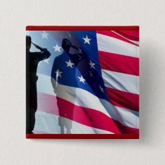 Veteran saluterar den patriotiska flagga knapp