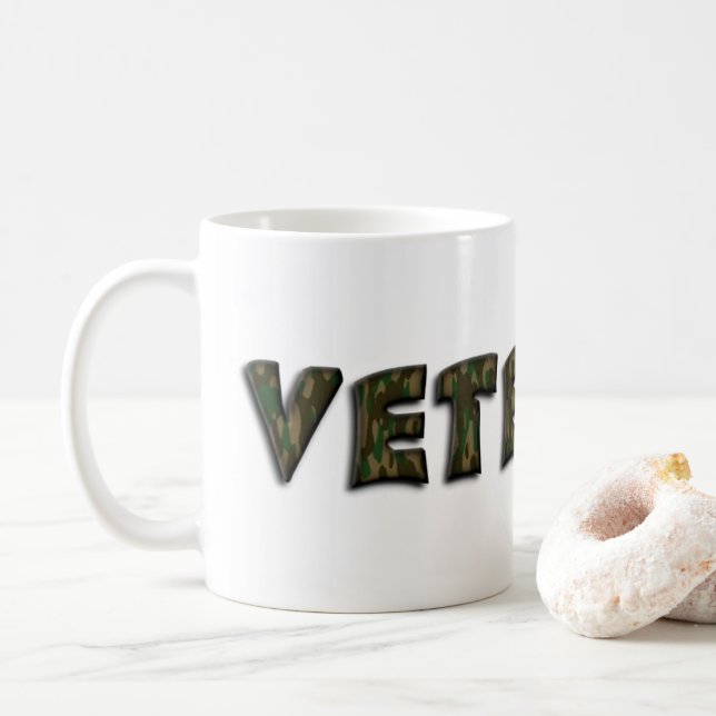 Veteran Woodland Camouflage Typography Kaffemugg (Med munk)