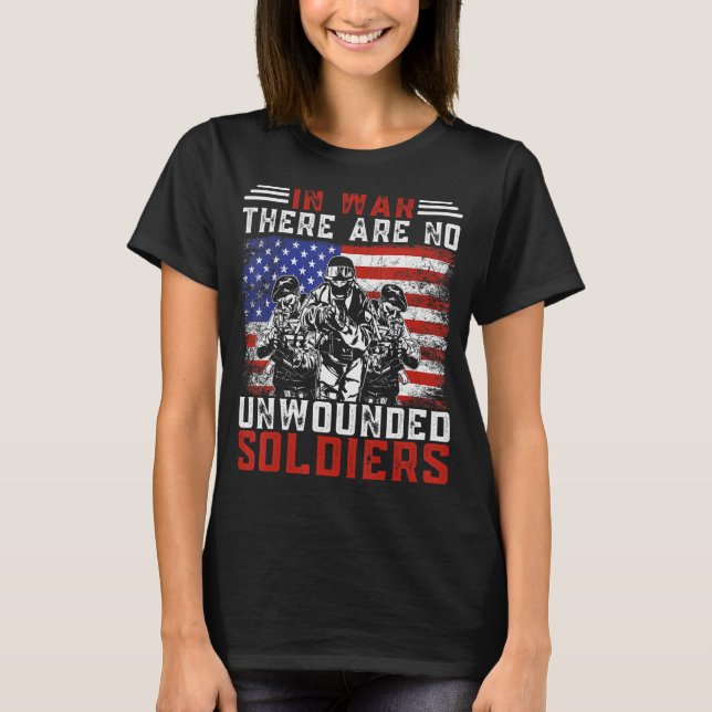 Veterandagen USA flagga i Krig finns det ingen ohö T Shirt (Framsida)