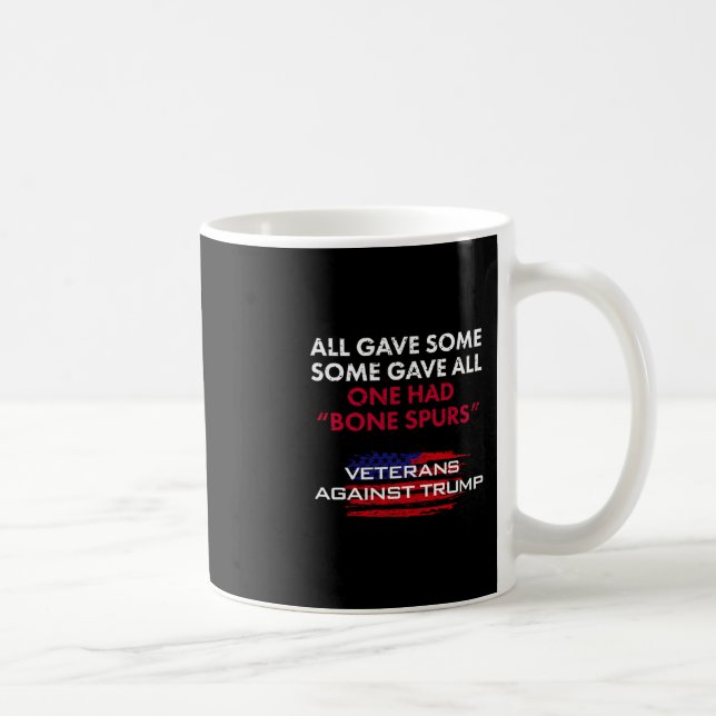 Veteraner Anti-trump Utkast Undviker Benhålor För  Kaffemugg (Höger)