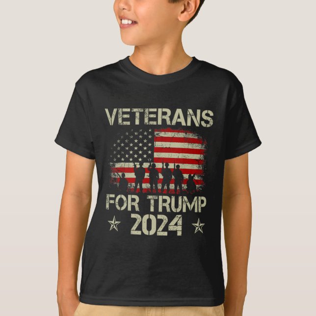 Veteraner for Trump 2024 American Flagga 4:e juli T Shirt (Framsida)