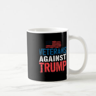Veteraner mot en nedgång i konstitutionen över Kun Kaffemugg