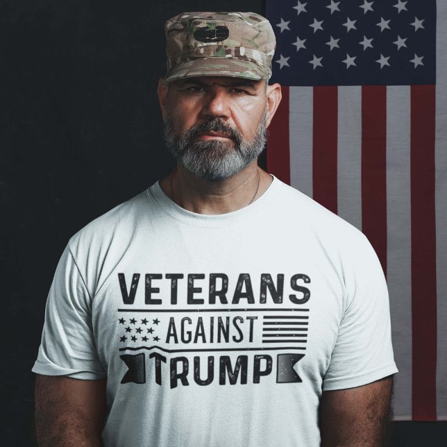 Veteraner mot Trump T Shirt (Skapare uppladdad)