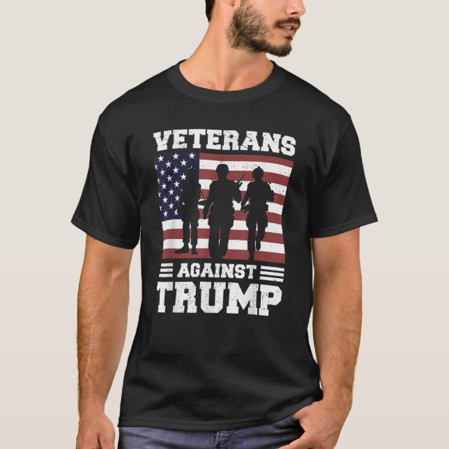 Veteraner mot trumpGift T Shirt (Framsida)