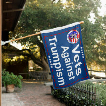 Veteranrepublikaner mot Trump Yard flagga