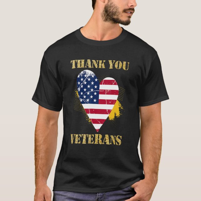 Veterans Day with American flag for Men Dad Women  T Shirt (Framsida)
