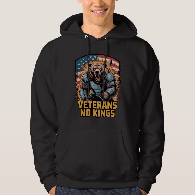 Veterans No Kings Graphic Bear Hoodie (Framsida)