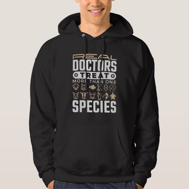 Veterinär Real Läkare behandlar fler än en art Hoodie (Framsida)