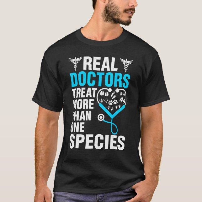Veterinary Doctor Medical School Students Doctors  T Shirt (Framsida)