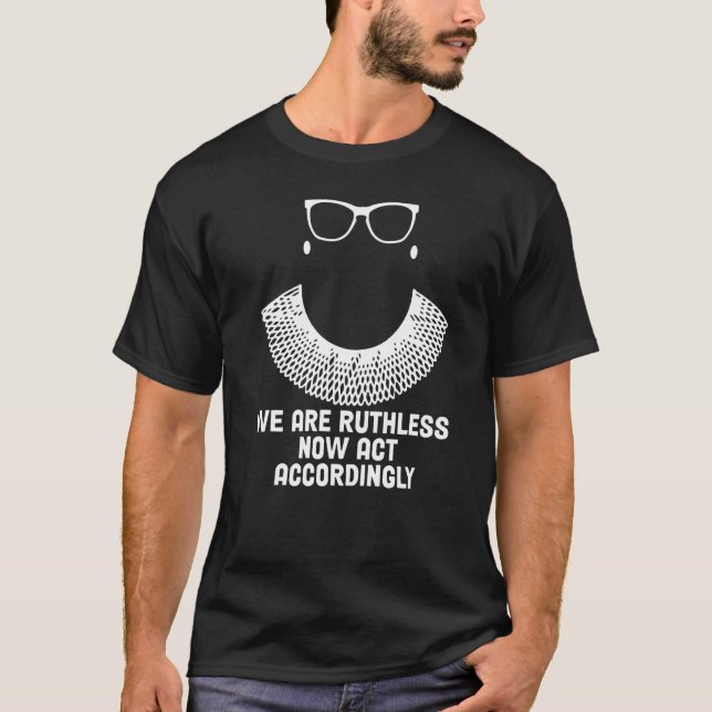 Vi agerar nu hänsynslöst t shirt (Framsida)