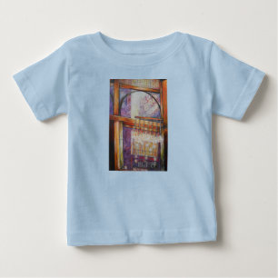 Vi är alla fjärilar som flyger runt samma ljus. t shirt