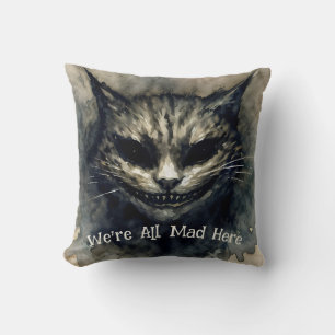 Vi är alla här, Sinister Cat Smiling Kudde