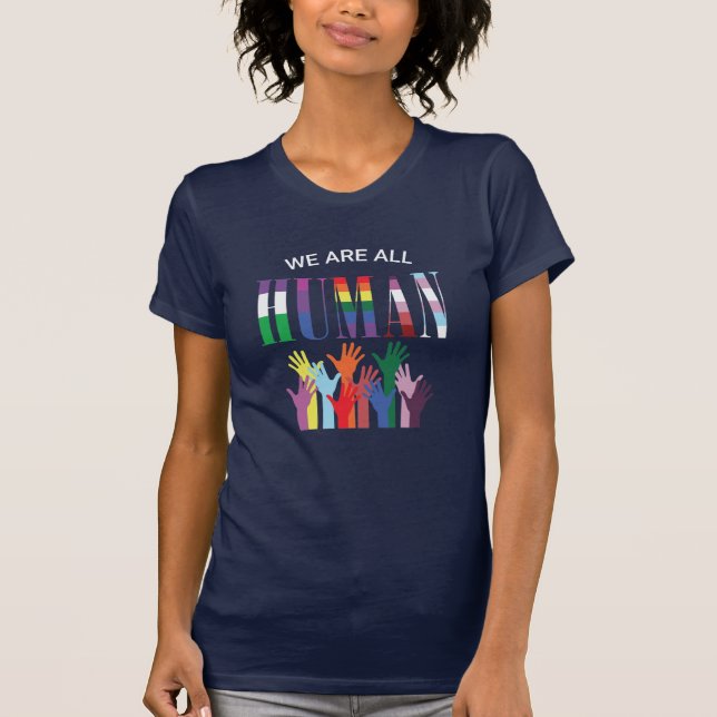Vi är alla människofärgade kvinnor i Händer T Shirt (Framsida)