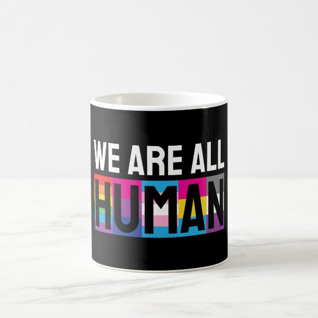 Vi är alla människor LGBTQIA+ Kaffemugg (Center)