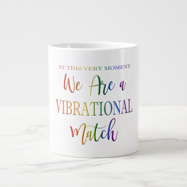 Vi är en vibrational Match Rainbow Text Funny Jumbo Mugg (Framsidan)