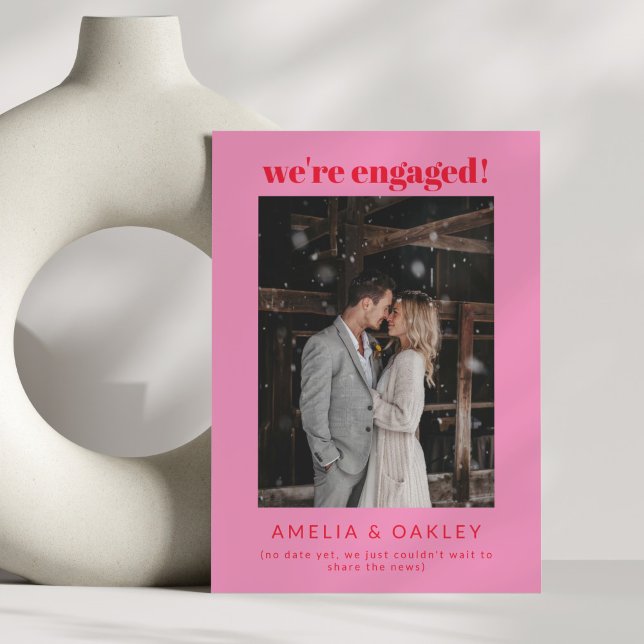 Vi är engagerad i Modern Bright Rosa Red Couple Ph Meddelande (Skapare uppladdad)