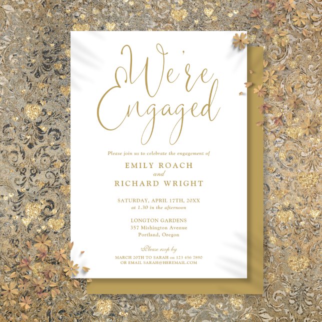 Vi är förlovade Guld Script Förlovningsfest Inbjudningar (We're Engaged Gold Script Engagement Party Invitation)