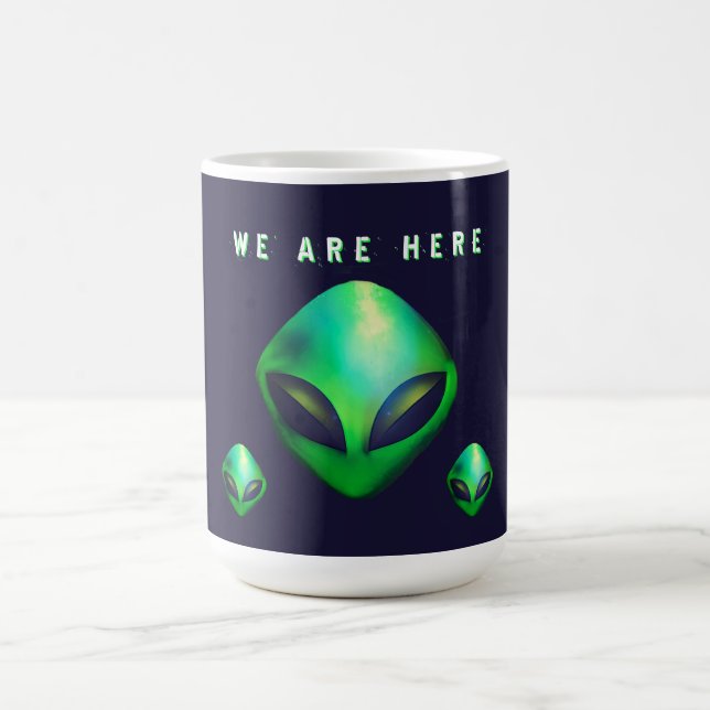 "Vi är här" grönt utomjordinghuvud Kaffemugg (Center)
