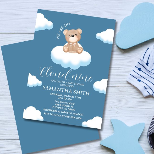 Vi är på Cloud Nine Blue Boy Bear Baby Shower Inbjudningar (Minimalist sky baby shower invitation with smiling teddy bear sitting on fluffy white clouds)