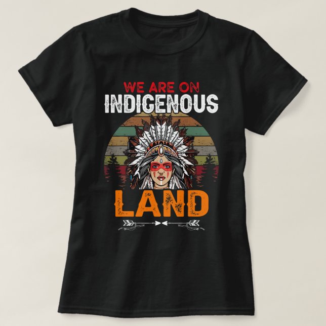 Vi är på Ingenlands lustiga American T Shirt (Design framsida)