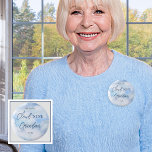 Vi är på molnet Nine Blue Boy Shower Grandma Knapp<br><div class="desc">Välkomna till vår "Vi är på Cloud Nine Blue Boy Shower"-samling, där varje biet är designad för att lyfta upp firande från er lilla annans nära ankomst. Den här samlingen fångar det centrala i glädje och förväntan med sitt drömmande, viskfulla tema. Föreställ dig att du flyter i serene blå himmel...</div>