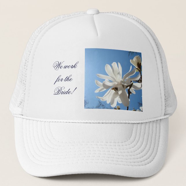 Vi arbetar för Bruden! mössa vit Blå Magnolior Keps (Framsida)