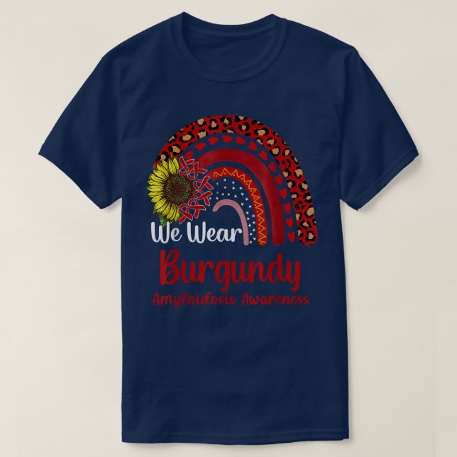 Vi Bära Burgundy Amyloidos Awareness Rainbow T Shirt (Design framsida)