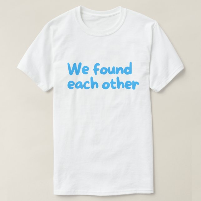 Vi Fann Varandra Räddningshund – Adoption T Shirt (Design framsida)