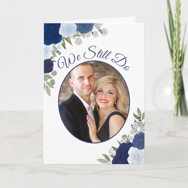 Vi firar fortfarande årsdagen av Bröllopen Blue Ro Inbjudan (Framsida)