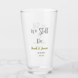 Vi firar fortfarande bröllop-årsdagen av grått gul glaskopp