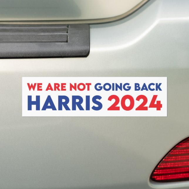 Vi Går Inte Tillbaka Kamala Harris För President Bildekal (På Bil)