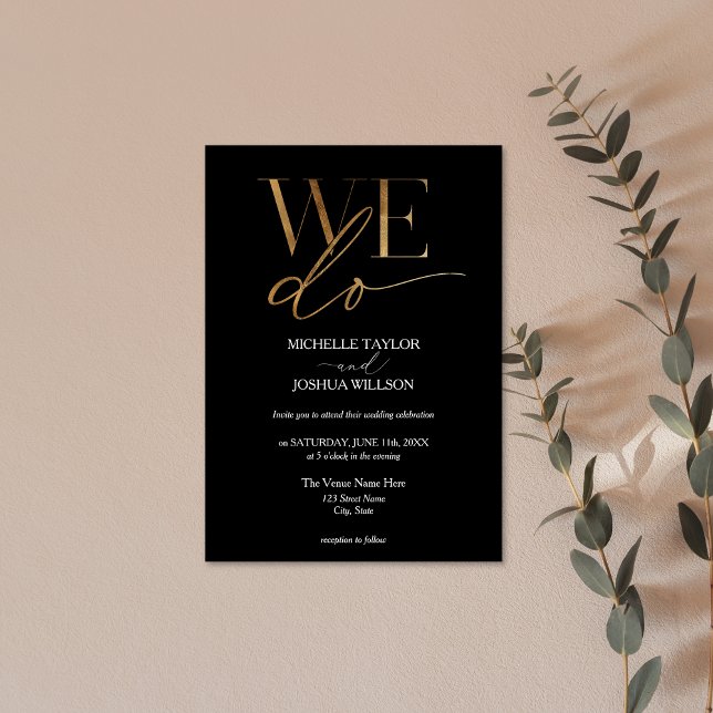 Vi gör det genom att minimera Eleganten i Guld. Inbjudningar (simple elegant gold WE DO on the black background wedding invitation)