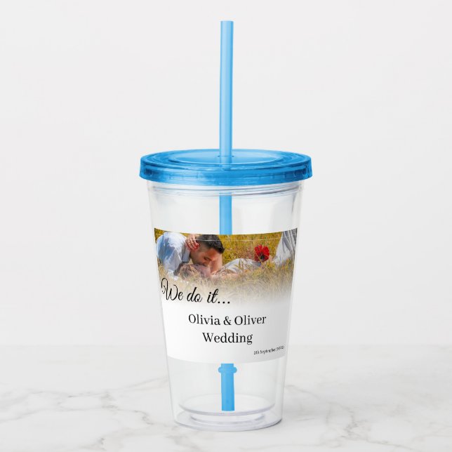 Vi gör det - Kyssande par på en äng Take Away Mugg (Framsida)