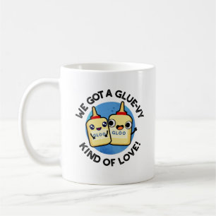 Vi Har en glue-vy av Kärlek Funny Glue Pun Kaffemugg